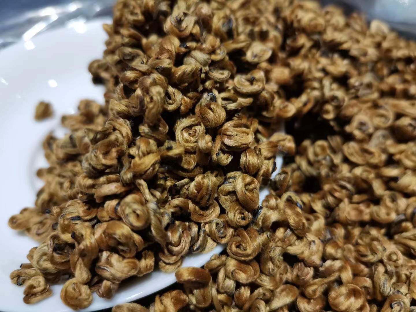 批发云南滇红红茶 金芽金螺 单芽红茶 功夫红茶 散装红茶图2