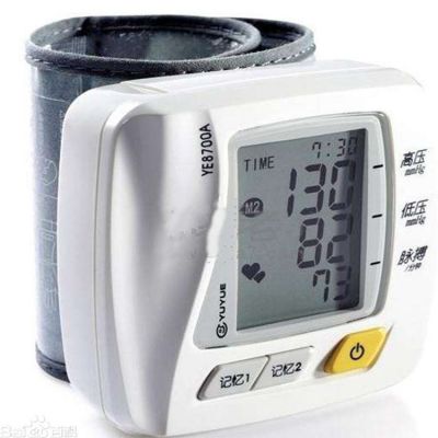 【鱼跃】YE-8700A电子腕式血压计精“芯”制造全自动超强记忆功能